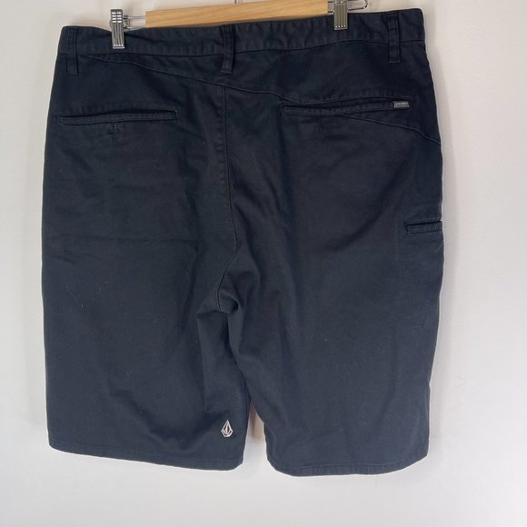 VOLCOM Men Vmonty 22" Stretch Chino Black Shorts Size 38 - Picture 2 of 3